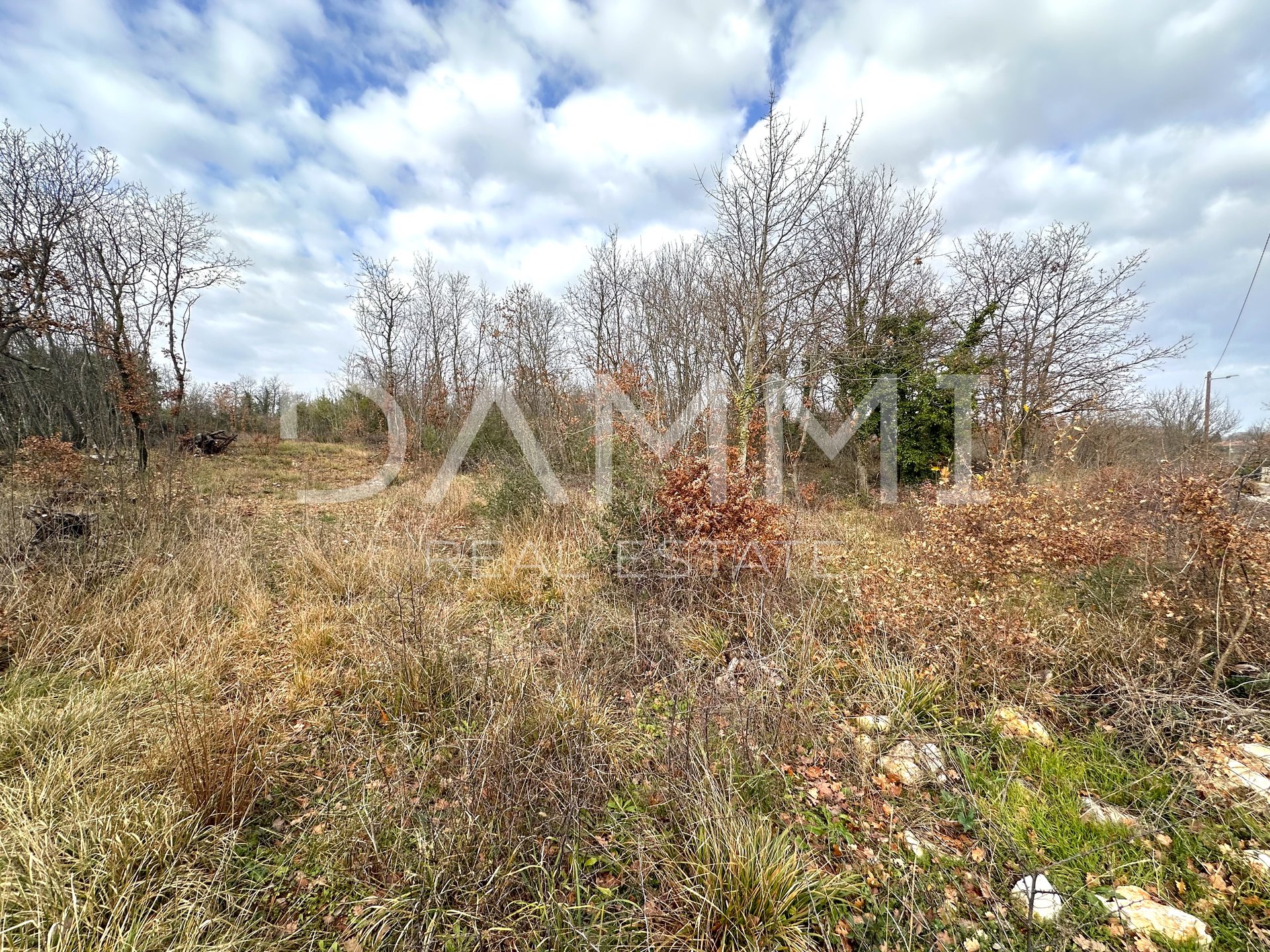 MARČANA, ŠEGOTIĆI - Building plot with infrastructure 632m2