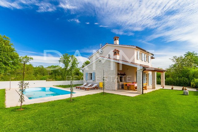 ISTRIA, MARČANA, stone villa with pool near the sea