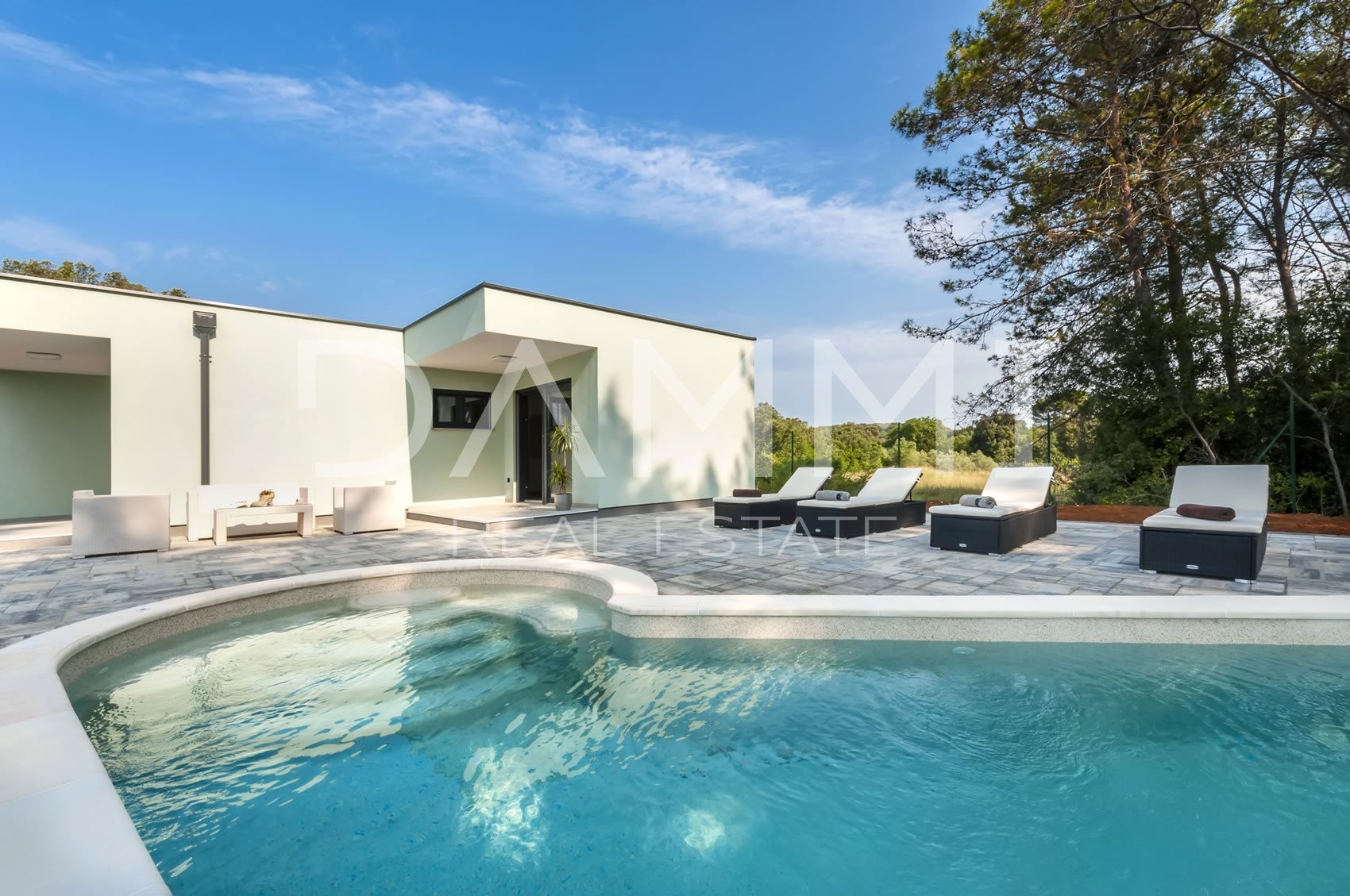 ISTRIEN, ROVINJ - Modernes Haus mit Swimmingpool in der Nähe schöner Strände