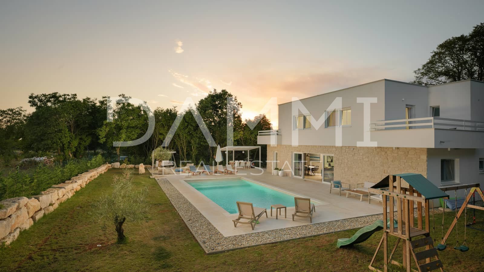 ISTRIA, ŽMINJ -  Una bellissima villa con piscina e ampio giardino