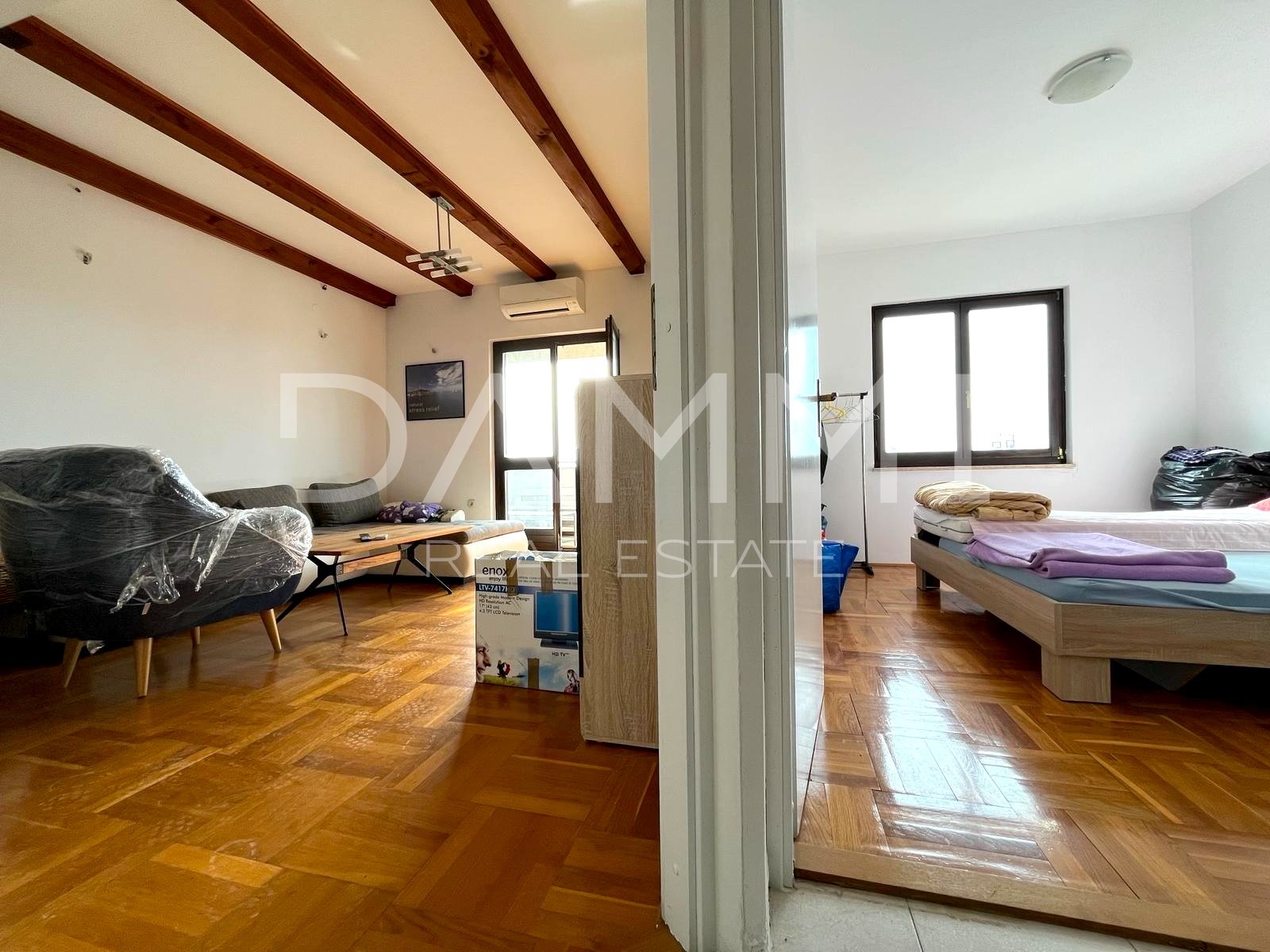 ISTRIA, POREĆ - Two-story apartment on the second floor of a residential building