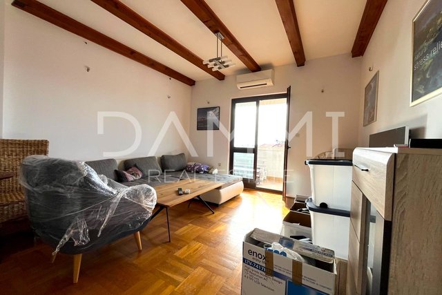 ISTRIA, POREĆ - Two-story apartment on the second floor of a residential building