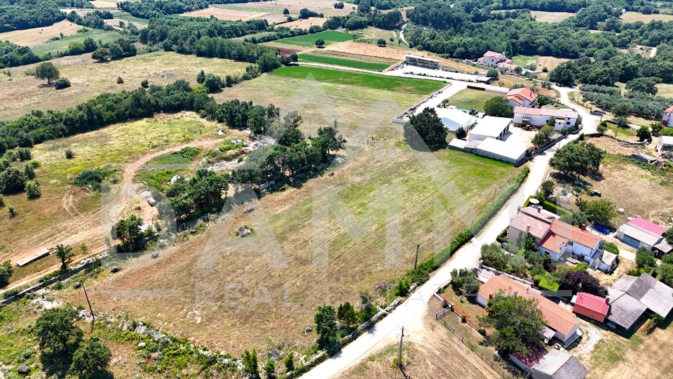 ISTRIA, SVETI LOVREČ - Big building land for investors