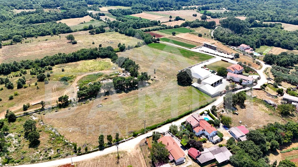 ISTRIA, SVETI LOVREČ - Big building land for investors