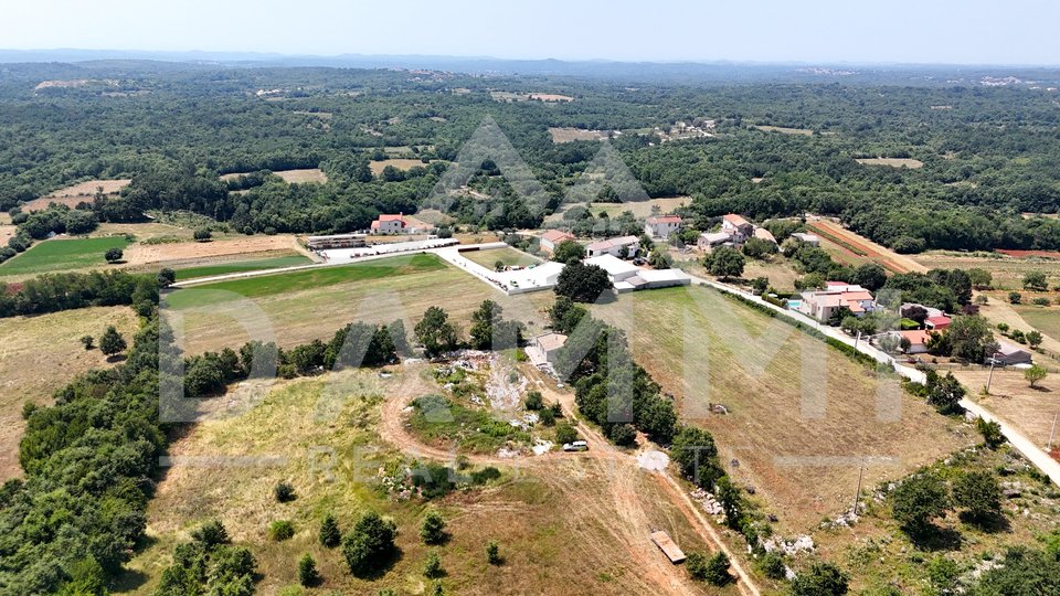 ISTRA, SVETI LOVREČ - Građevinsko zemljište za investitore