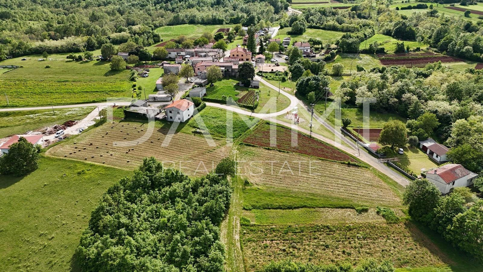 ISTRIA, ŽMINJ - Terreno edificabile con vista aperta 589 m2