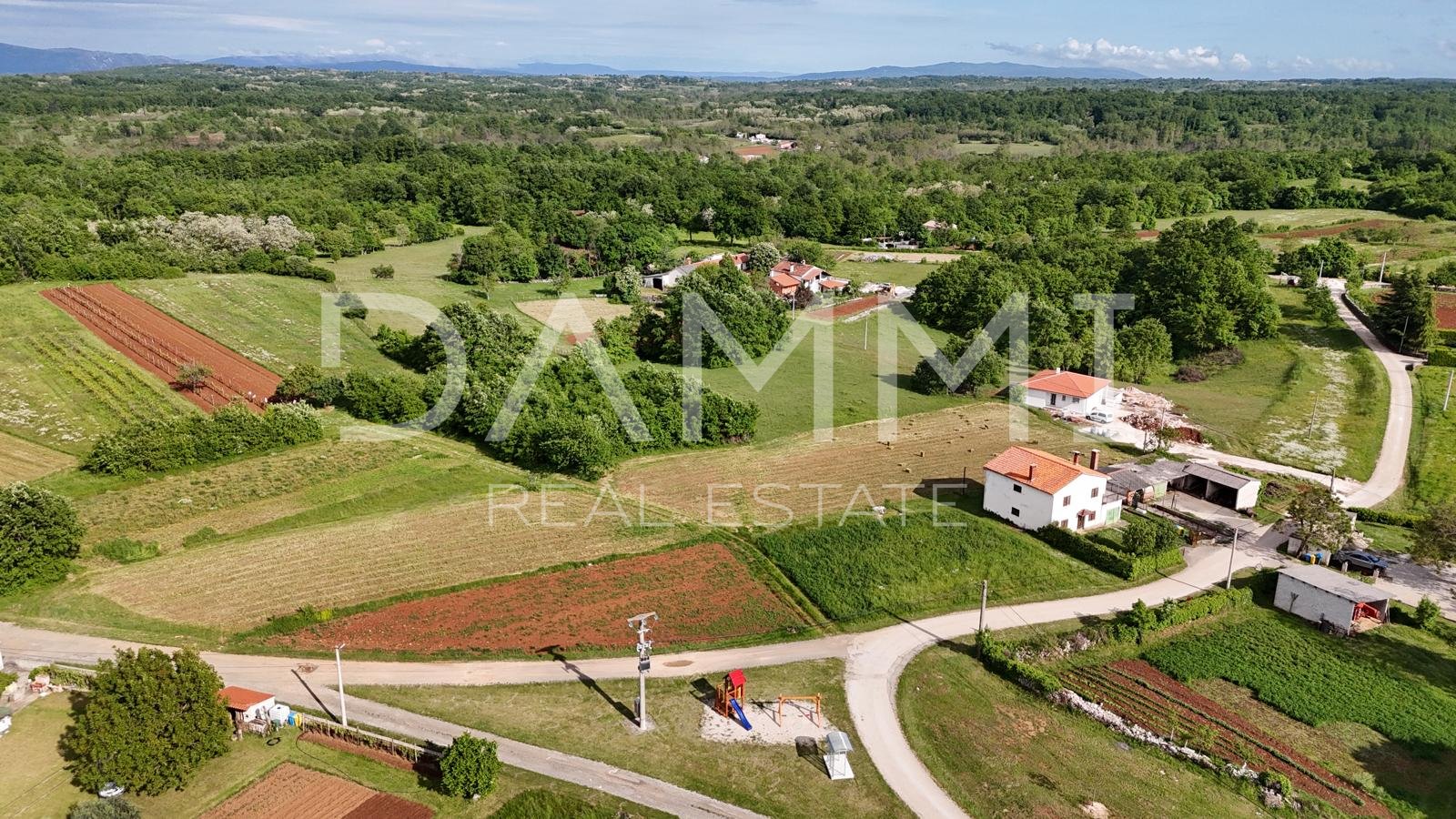 ISTRIA, ŽMINJ - Building plot with open view 589 m2