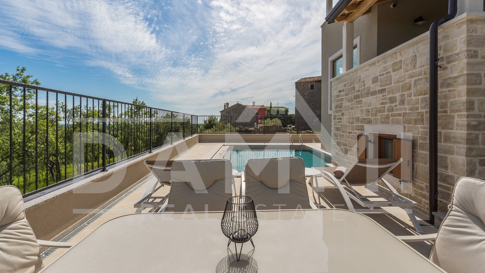 ISTRIA, BUJE - Beautiful villa with a view of the sea and nature