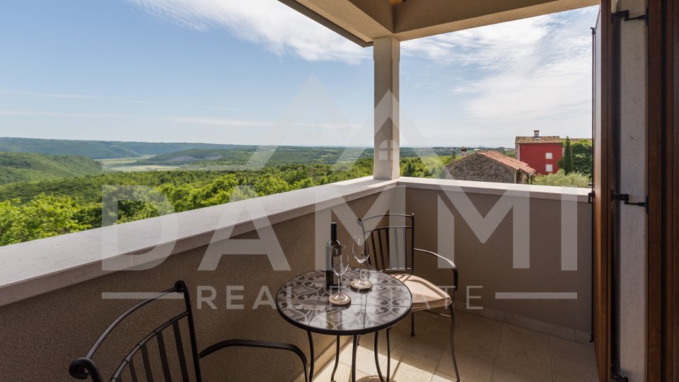 ISTRIA, BUJE - Beautiful villa with a view of the sea and nature