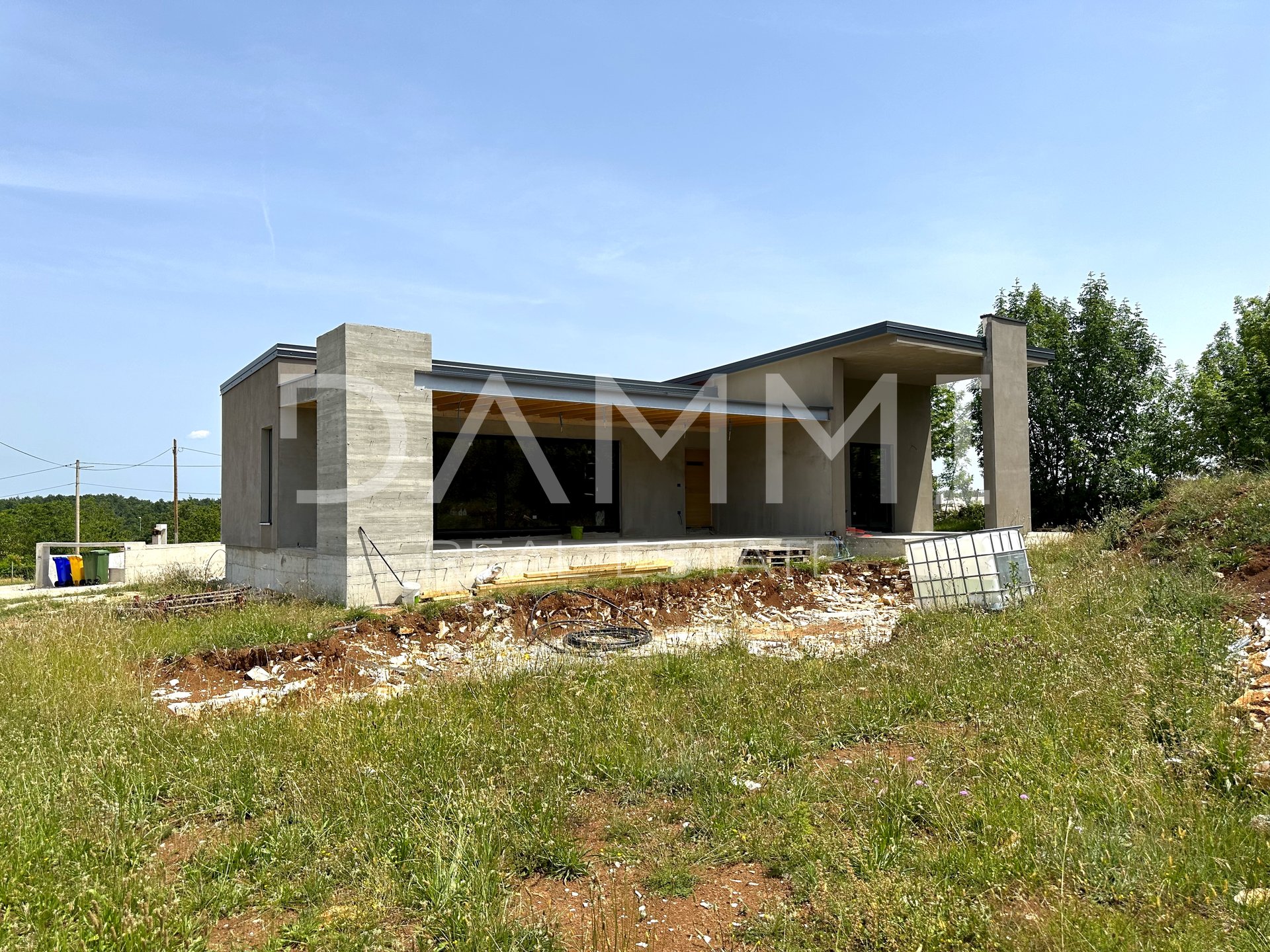 ISTRIEN, ŽMINJ - Neues Haus mit Schwimmbad und großem Garten 1000m2