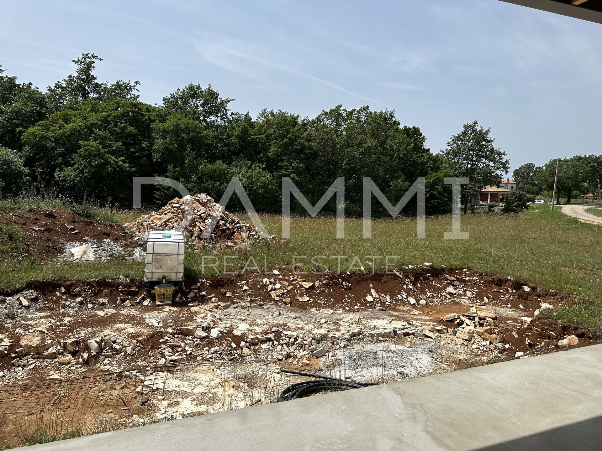 ISTRIEN, ŽMINJ - Neues Haus mit Schwimmbad und großem Garten 1000m2