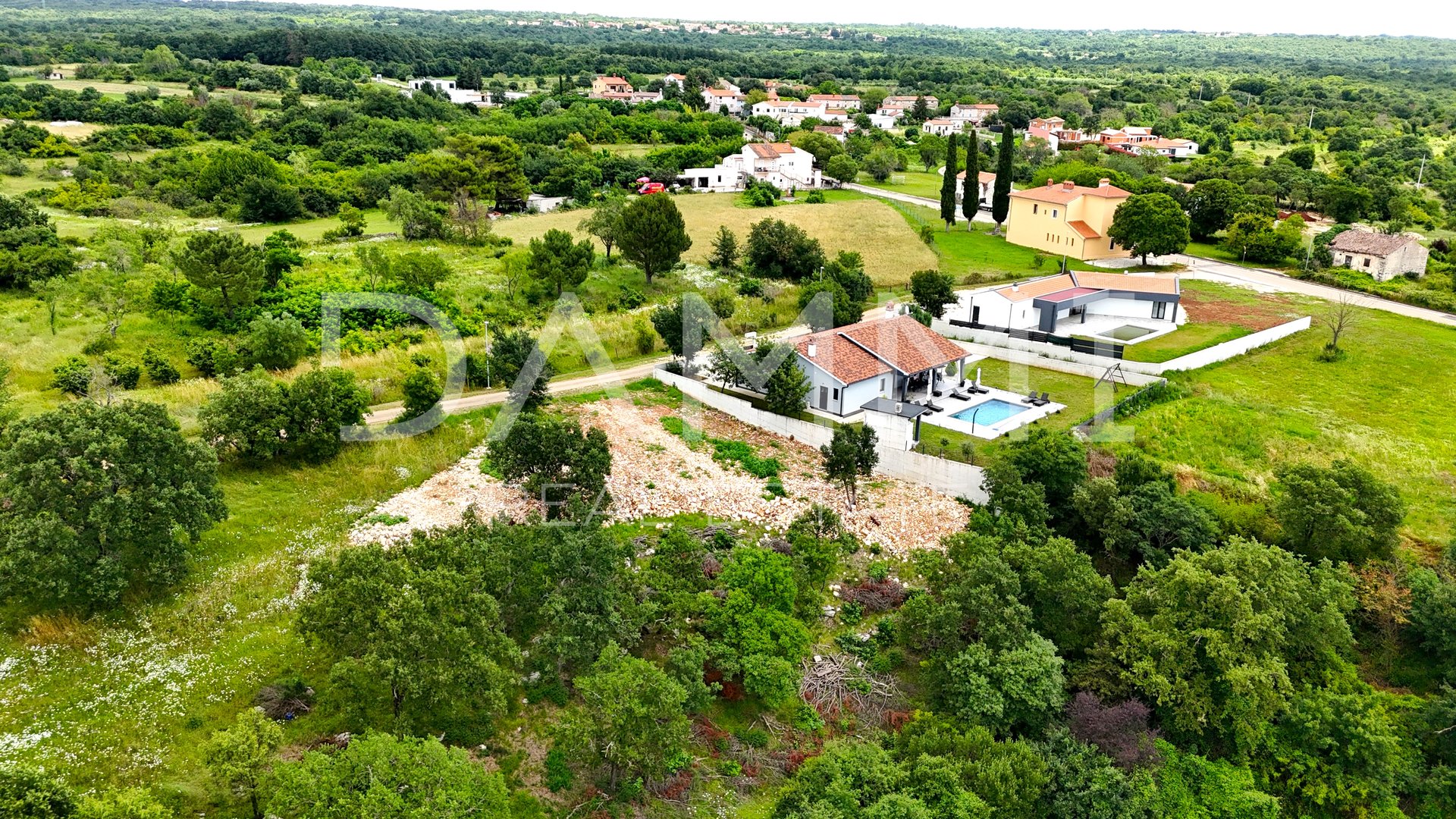 ISTRIA, BALE - Building plot near in quiet village near Bale