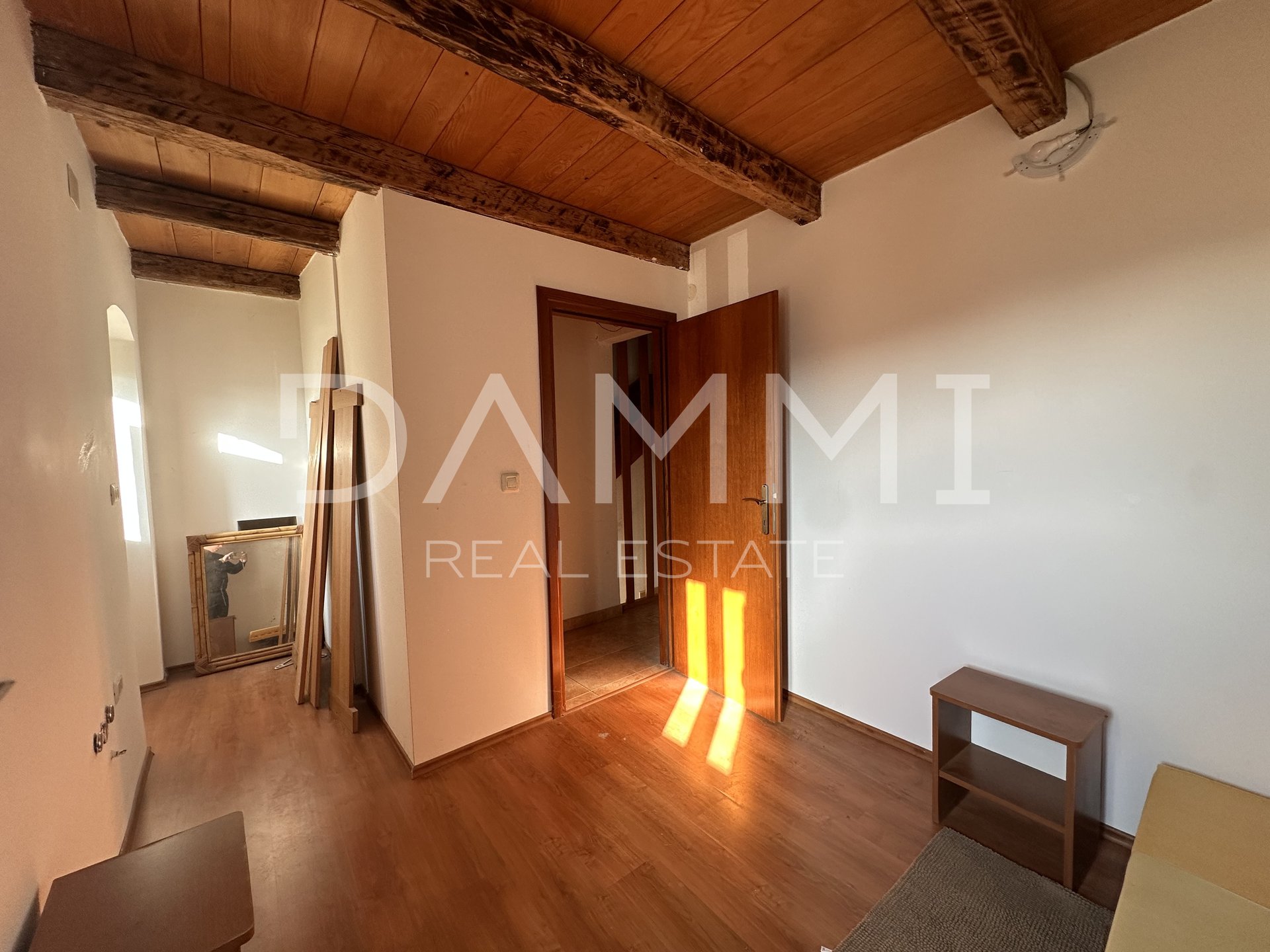 ISTRIEN, ROVINJ – Steinhaus 120m2 mit 4 Schlafzimmern 13 km von Rovinj