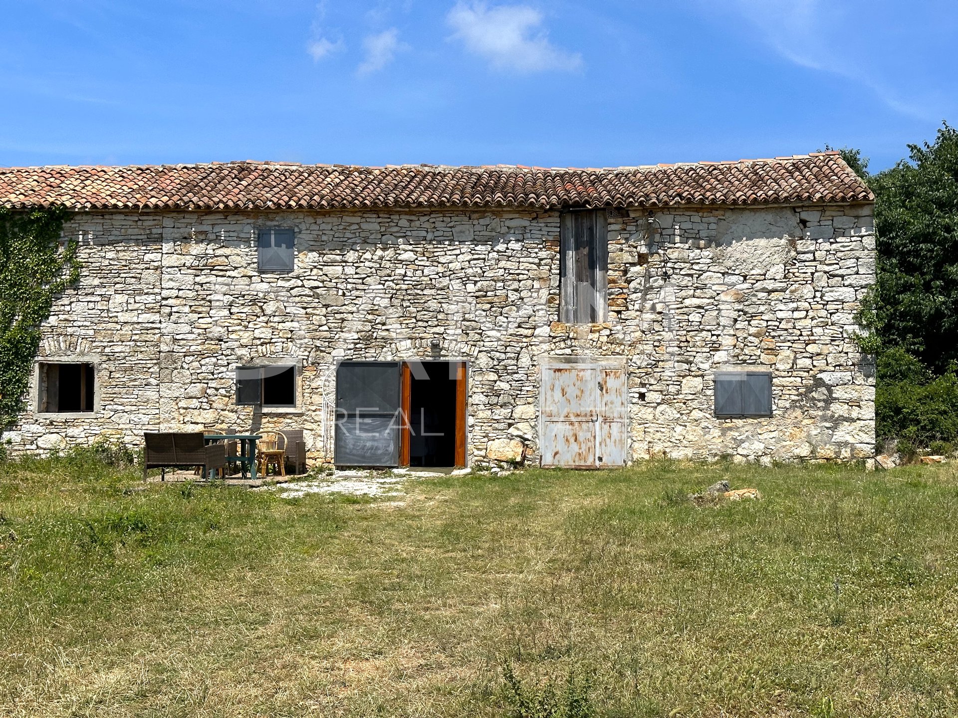 ISTRIEN, GALIŽANA - Traditionelles Steinhaus mit großem Garten und Blick auf das Meer