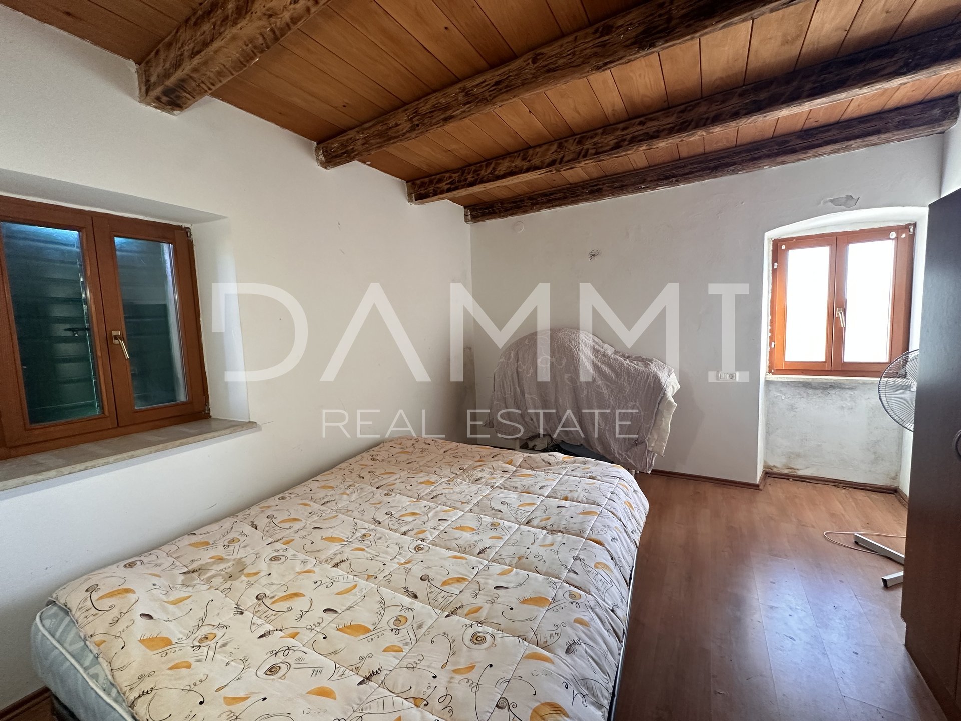 ISTRIA, ROVINJ - Casa in pietra 120m2 con 4 camere da letto a 13 km da Rovigno