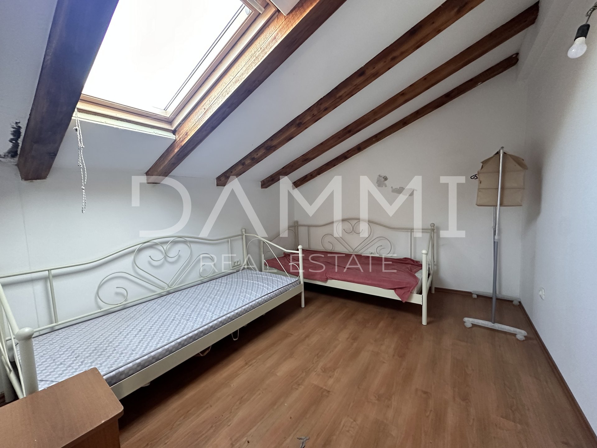 ISTRIEN, ROVINJ – Steinhaus 120m2 mit 4 Schlafzimmern 13 km von Rovinj