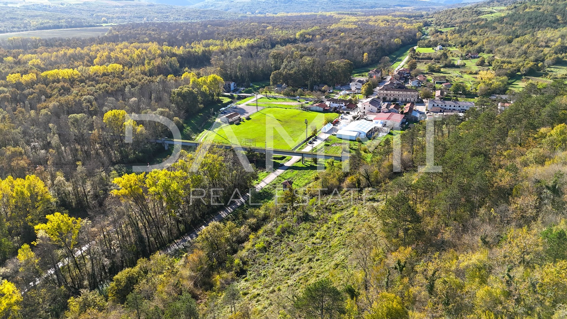 OPRTALJ, LIVADE - OPRTALJ, LIVADE - BAUGRUNDSTÜCK FÜR TOURISTISCHE ZWECKE - CAMP