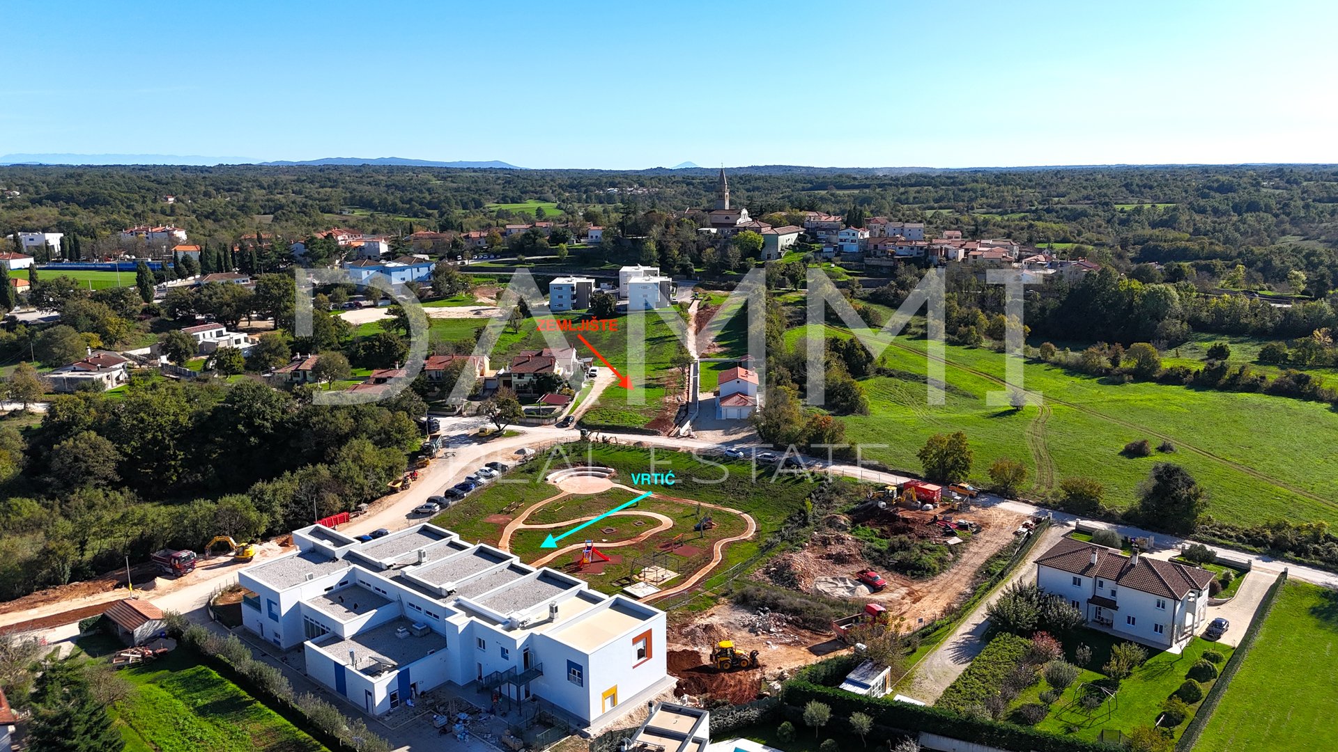 ISTRA, ŽMINJ - GRAĐEVINSKO ZEMLJIŠTE U CENTRU RIJETKOST NA TRŽIŠTU