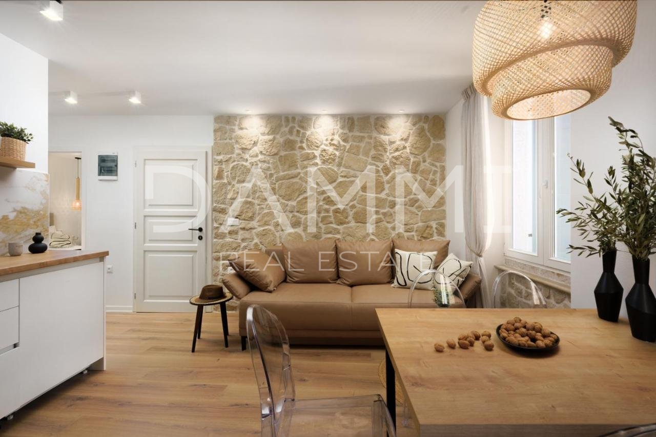 ROVINJ, ZENTRUM - Designer-Apartment mit zwei Schlafzimmern