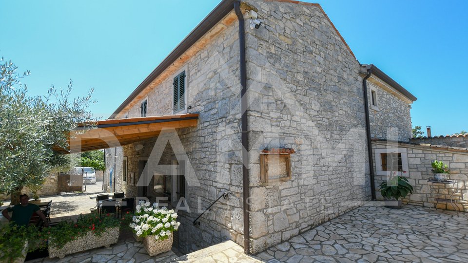 ISTRIA, POREČ - Stone house with pool and restaurant