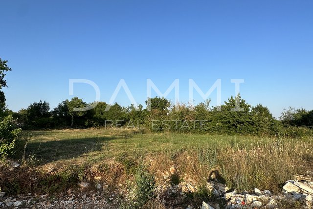 ISTRIA, MARČANA - Building plot 630m2 with project for house with pool