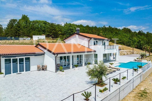 ISTRIA, DRAGUĆ - ATTRACTIVE VILLA IN A HIDDEN PLACE WITH AN UNTOUCHED NATURE VIEW