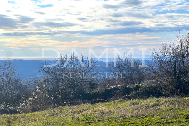 ISTRIA, GROŽNJAN - Building plot with panoramic sea view