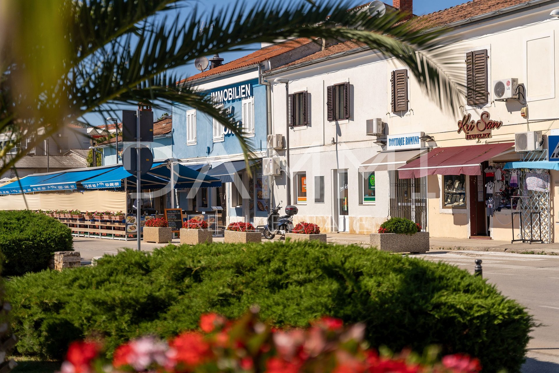 ISTRIEN, VRSAR - WOHNUNG IN DER ERSTEN REIHE ZUM MEER, 2 SCHLAFZIMMER + SCHLAFZIMMER