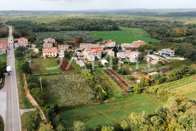 ISTRIA, VIŠNJAN - BUILDING LAND IN A GREAT LOCATION