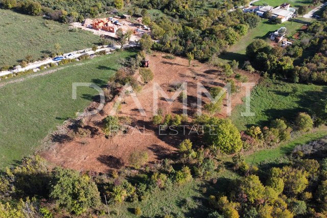 Rakalj - kombinacija građevinskog i poljoprivrednog zemljišta EKSKLUZIVNA PRODAJA