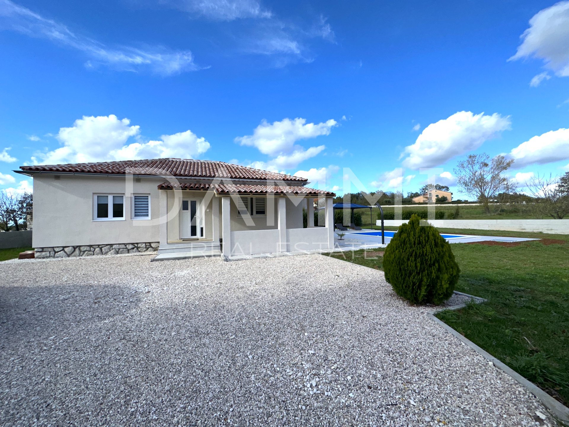 ISTRIA, SV. PETAR U ŠUMI- Bellissima casa su un piano con piscina e ampio giardino