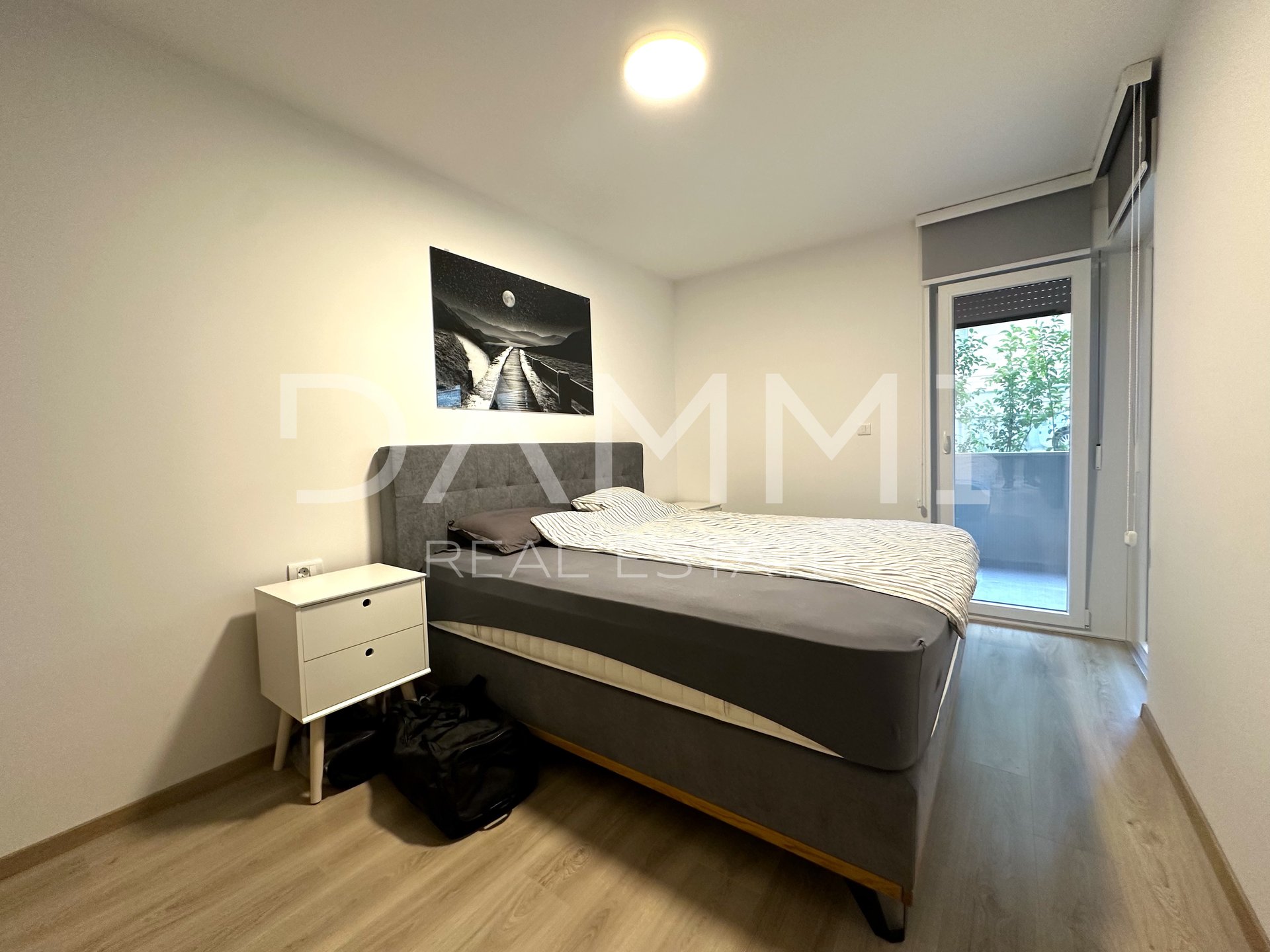 PULA, STOJA - Exclusive apartment in a new building with elevator, underground garage