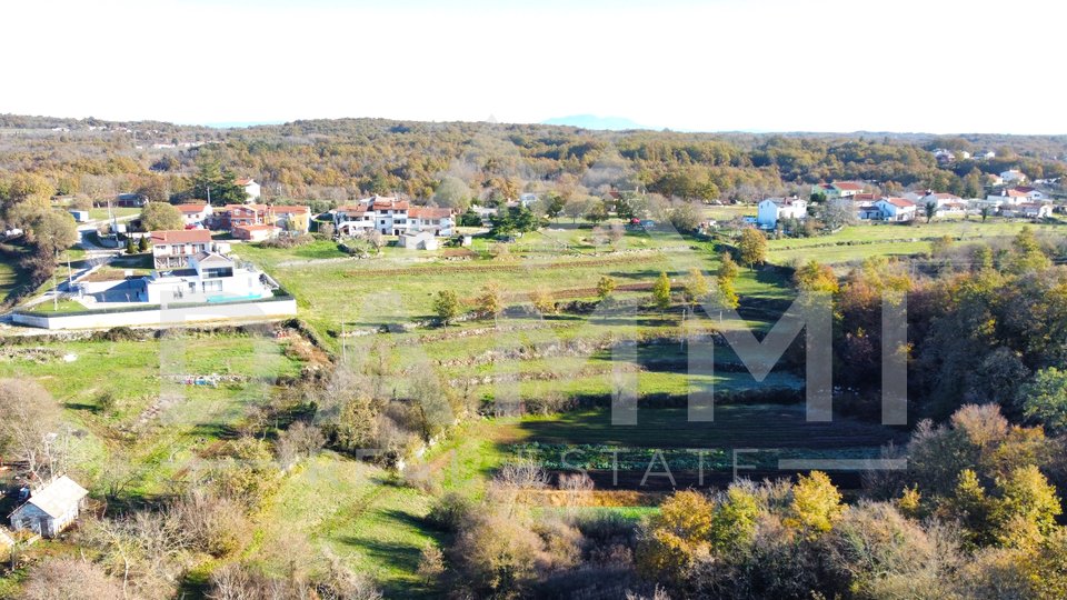 CENTRAL ISTRIA - Complex of construction and agricultural land
